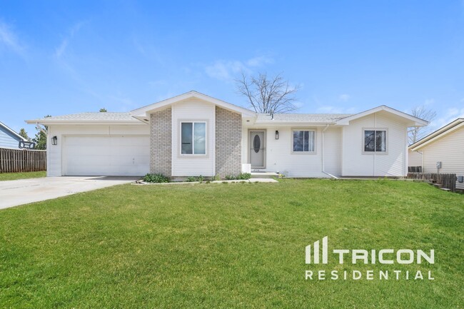 4554 Dinosaur Ct in Greeley, CO - Building Photo - Building Photo
