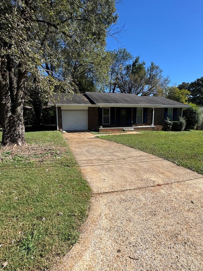 3306 E Tucker Dr NW in Huntsville, AL - Building Photo - Building Photo