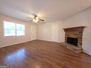 294 Spring Leaf Dr in Dallas, GA - Building Photo - Building Photo