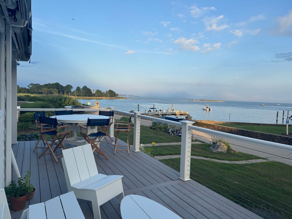 9 E Grand St in Stonington, CT - Building Photo