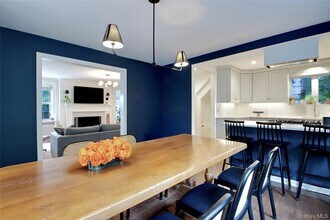 60 Thayer Rd in Manhasset, NY - Building Photo - Building Photo