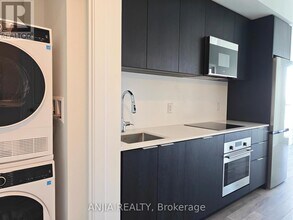 15 Skyridge Dr in Brampton, ON - Building Photo - Building Photo