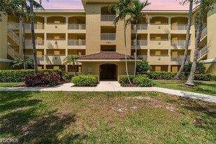 1781 Four Mile Cove Pkwy in Cape Coral, FL - Building Photo