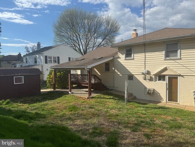 216 Sussex Blvd in Broomall, PA - Building Photo - Building Photo