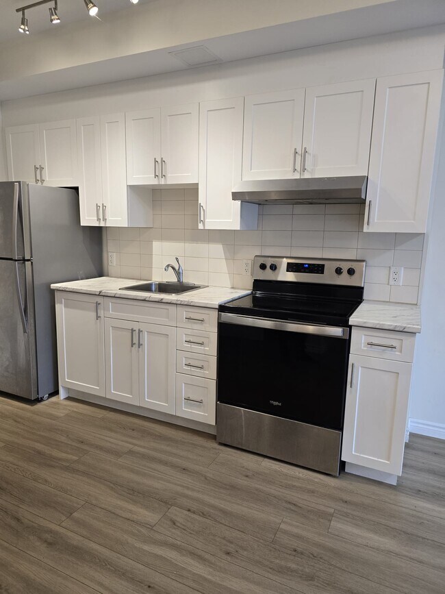 716 Glen Forrest Blvd in Waterloo, ON - Building Photo - Building Photo