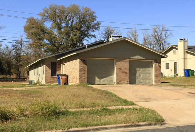 6908 Millrace Dr in Austin, TX - Building Photo - Building Photo