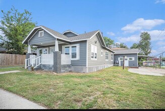 7449 Walker St in Houston, TX - Building Photo - Building Photo