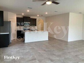 6938 NW Daffodil Ln, Unit B-402 in Port St. Lucie, FL - Building Photo - Building Photo