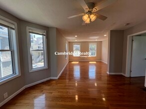 17 Hudson St, Unit 2 in Somerville, MA - Building Photo - Building Photo