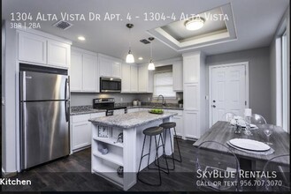 1304 Alta Vista Dr in Progreso Lakes, TX - Building Photo - Building Photo