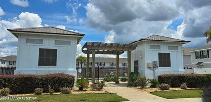 5837 Bay Pl in Panama City, FL - Building Photo - Building Photo