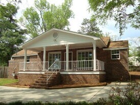 2713 Lakeview Dr in Columbus, GA - Building Photo