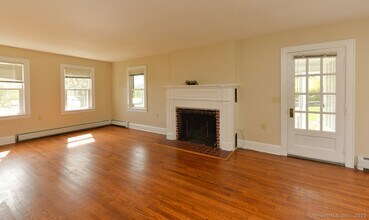 124 Purchase Brook Rd in Southbury, CT - Building Photo - Building Photo