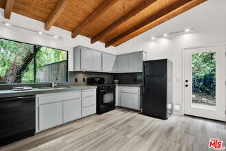 2039 Tuna Canyon Rd in Topanga, CA - Building Photo - Building Photo