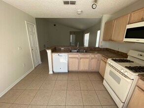 335 Sonja Cir in Davenport, FL - Building Photo - Building Photo