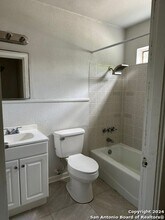 1221 thorain in San Antonio, TX - Building Photo - Building Photo