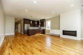 2612 Fullerton W Ave, Unit 2 in Chicago, IL - Building Photo - Building Photo