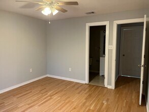 8826 Crestview Dr in Houston, TX - Building Photo - Building Photo