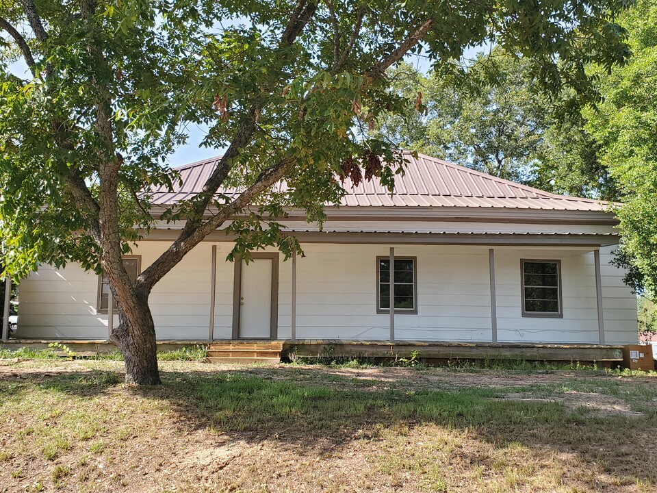 152 N Impala Rd in Gilmer, TX - Building Photo