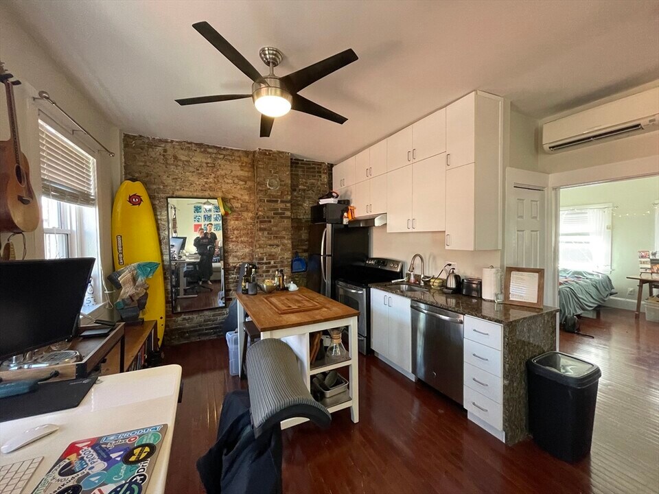 164 Prince St in Boston, MA - Building Photo