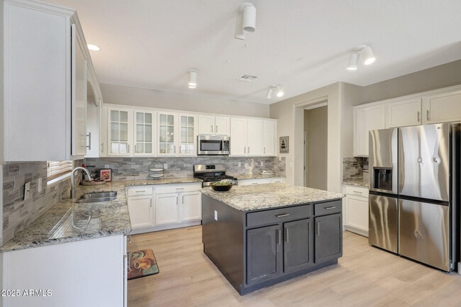 9423 W Monte Vista Rd in Phoenix, AZ - Building Photo - Building Photo