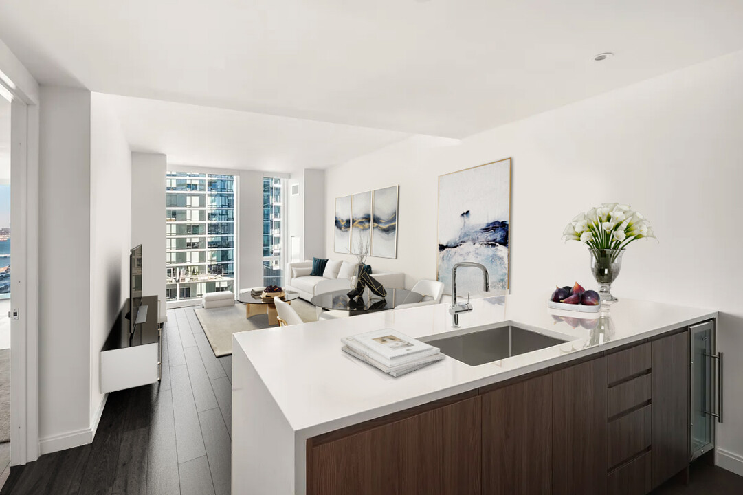 30 Riverside Blvd, Unit 1105 in New York, NY - Building Photo