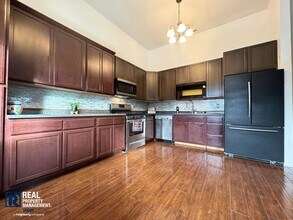 2817 9th St SW in Puyallup, WA - Foto de edificio - Building Photo