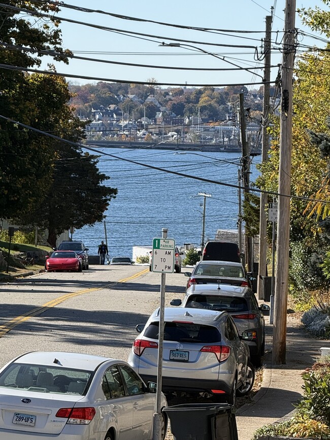 90 Allen St in Groton, CT - Foto de edificio - Building Photo