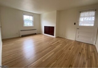 1968 Vauxhall Rd in Union, NJ - Building Photo - Building Photo