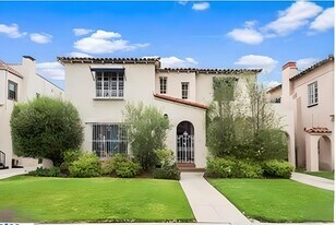 126 N Hamilton Dr in Beverly Hills, CA - Building Photo