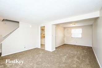 8307 Autumn Mill Ct in Indianapolis, IN - Building Photo - Building Photo