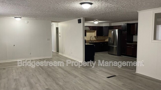 6116 Rosebury Dr in Dayton, OH - Building Photo - Building Photo