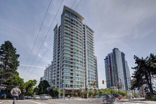 161 W Georgia St in Vancouver, BC - Building Photo