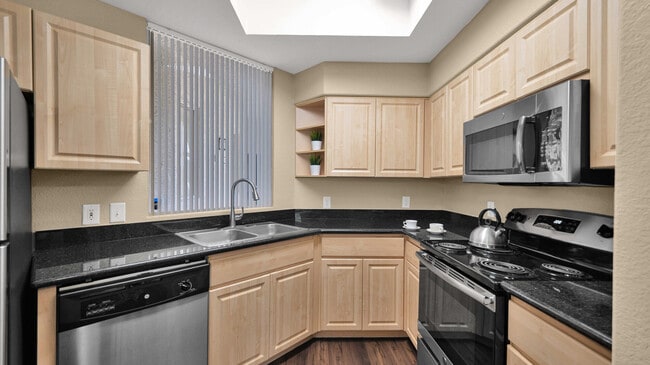 Santa Rosa in Phoenix, AZ - Foto de edificio - Building Photo