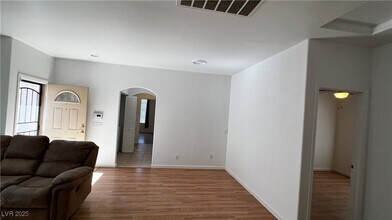 1060 Wild Fern Ct in Las Vegas, NV - Building Photo - Building Photo