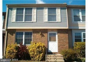 4405 Groombridge Way in Alexandria, VA - Building Photo