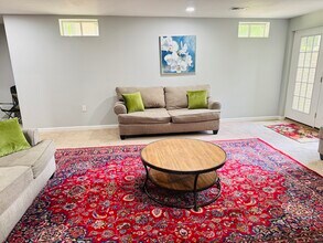 13104 Bay Hill Dr in Beltsville, MD - Foto de edificio - Building Photo