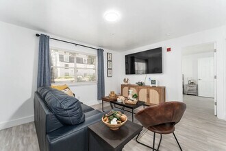 2360 SW Archer Rd in Gainesville, FL - Building Photo - Building Photo