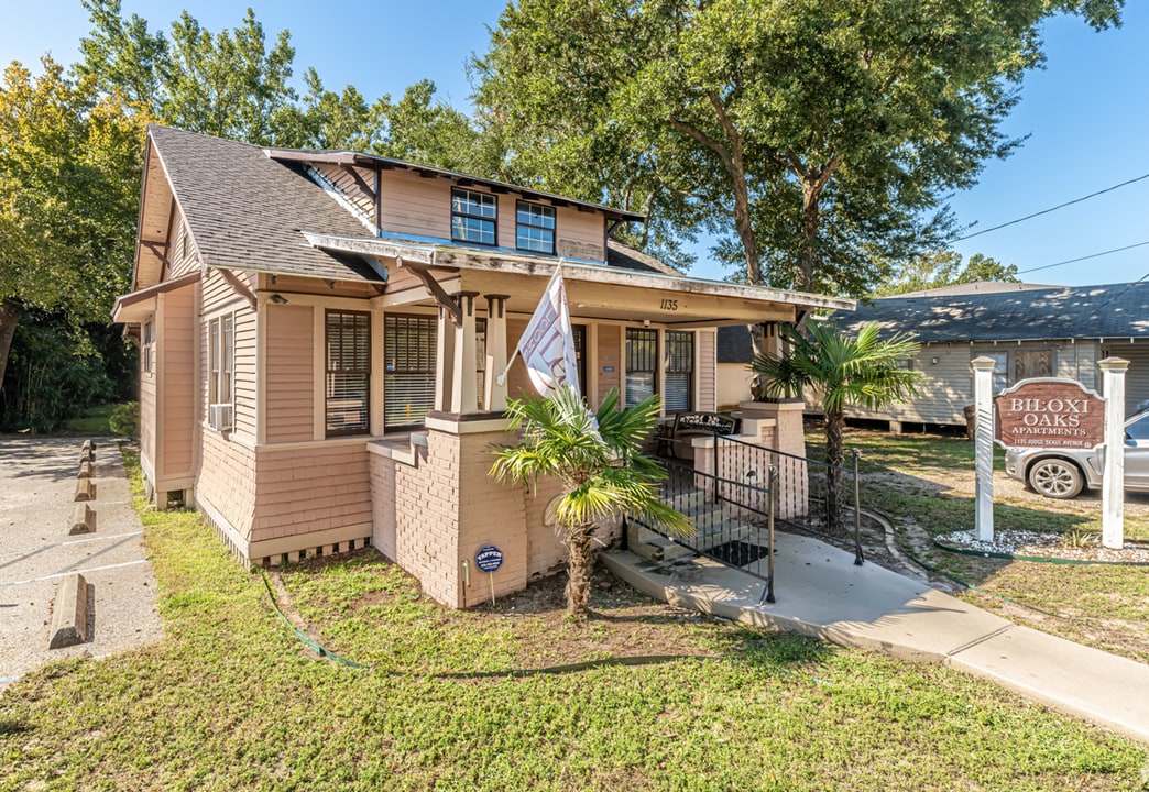 Biloxi Oaks Apartments in Biloxi, MS - Building Photo