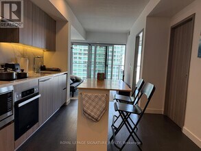 3 Concord Cityplace Wy in Toronto, ON - Building Photo - Building Photo