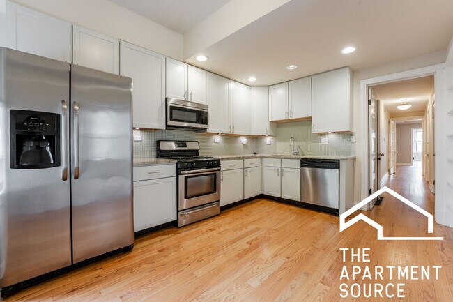 2660 N Ashland Ave, Unit 2