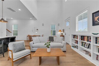 2047 E Little Crew Dr in Fayetteville, AR - Building Photo - Building Photo