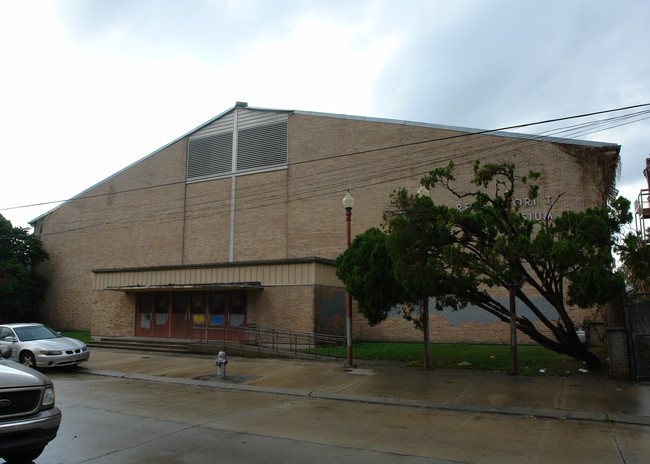 920 Josephine Dr in New Orleans, LA - Foto de edificio - Building Photo