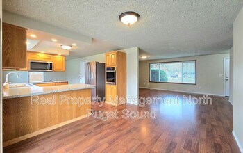 8432 45th Dr NE in Marysville, WA - Building Photo - Building Photo