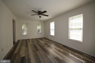 2400 Ansdel Ct in Reston, VA - Building Photo - Building Photo