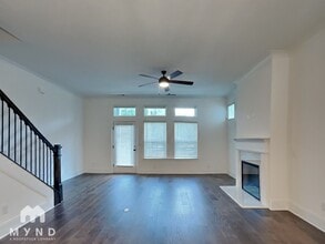 828 S Columbia Dr in Decatur, GA - Foto de edificio - Building Photo