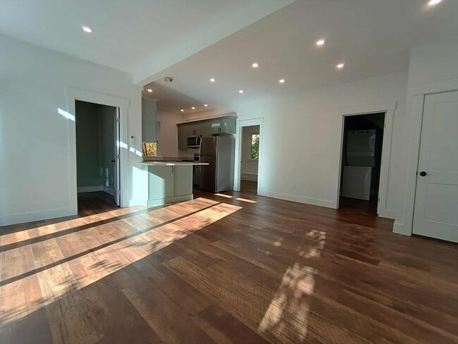 43 Adams St in Acton, MA - Foto de edificio - Building Photo