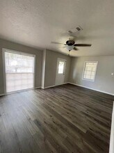 606 Marshall St in Rockdale, TX - Building Photo - Building Photo