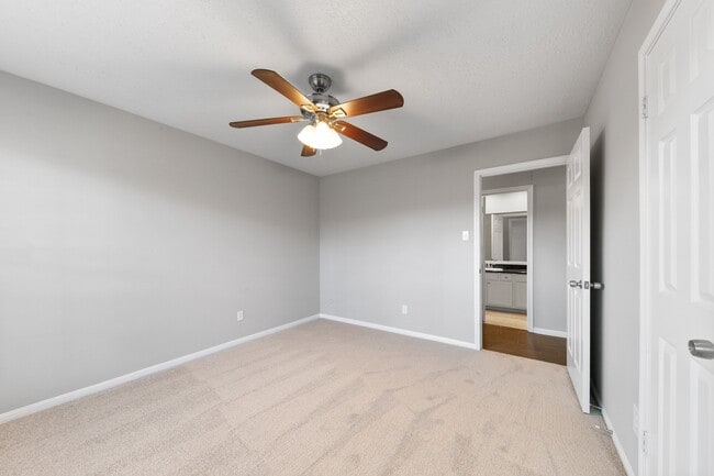 802 Foxglove Dr in Missouri City, TX - Foto de edificio - Building Photo