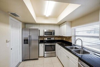 350 NW 99th Way in Pembroke Pines, FL - Building Photo - Building Photo
